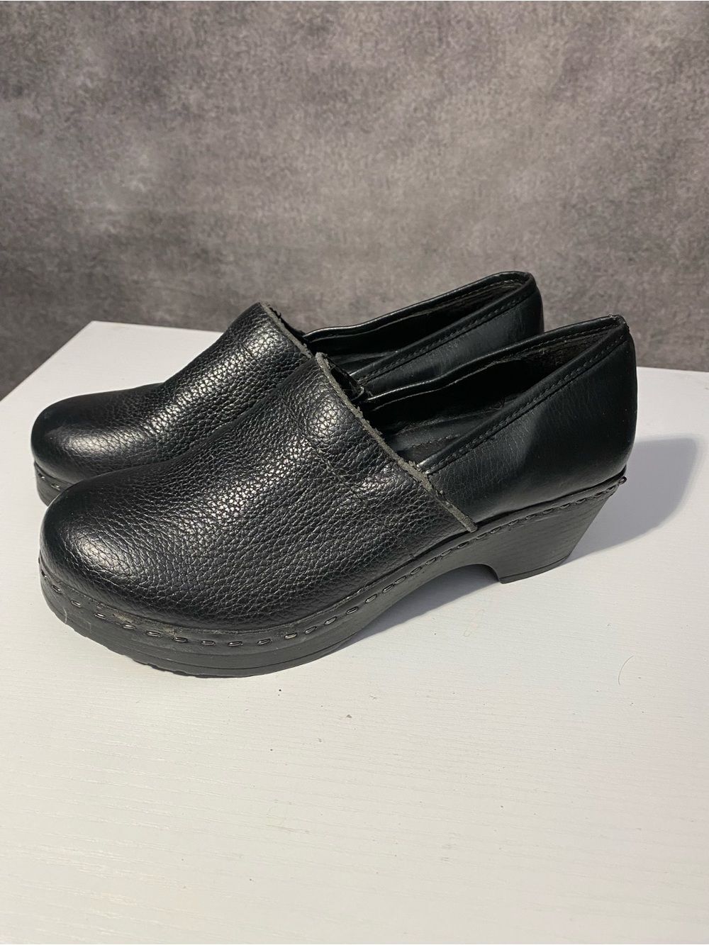 Dockers Black Leather Slip On Clogs Womens Size 8.5 Comfort Shoes